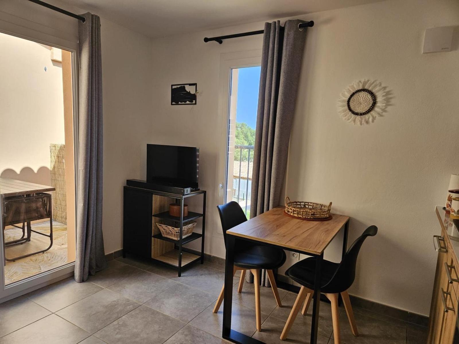 Residence Hoteliere Les Hameaux De Saint Cyprien 25 M2 ليسي المظهر الخارجي الصورة